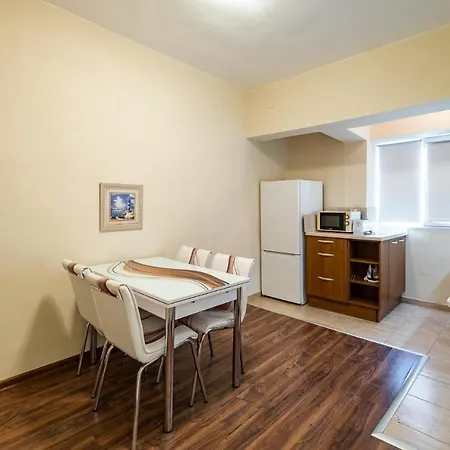 Primorski 2bdrm דירה