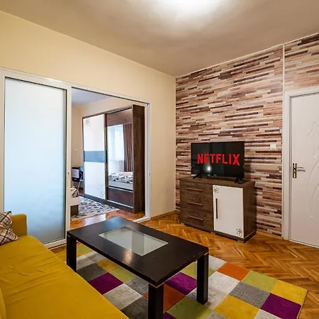 Primorski 2bdrm דירה *