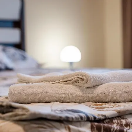 Primorski 2bdrm * וארנה